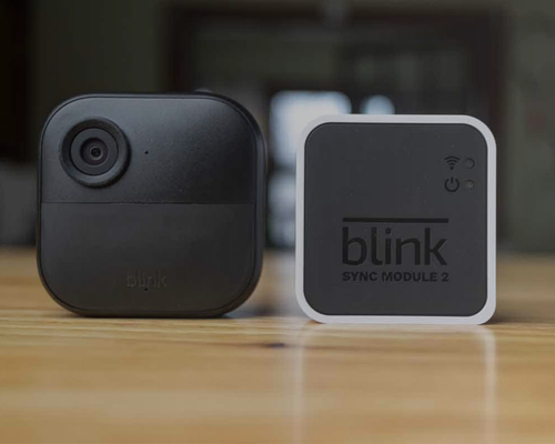 Side-by-side comparison of Blink camera pros and cons for buyers considering smart home options.